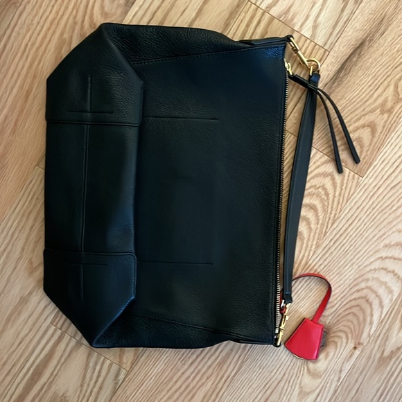 Tory Burch Perry bag in like new condition - Picture 2 of 7